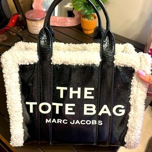 Marc Jacobs The Crinkle Leather Tote Bag